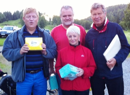 Fjerdeplassen (selv om de er oppført på 5. plass i Golfbox) gikk til laget Jan Røisi, Bjørn Erik Bugge, Marianne Skurdal og Finn Arne Johansen. Praktisk med Tørki i premie. Scoren var par.